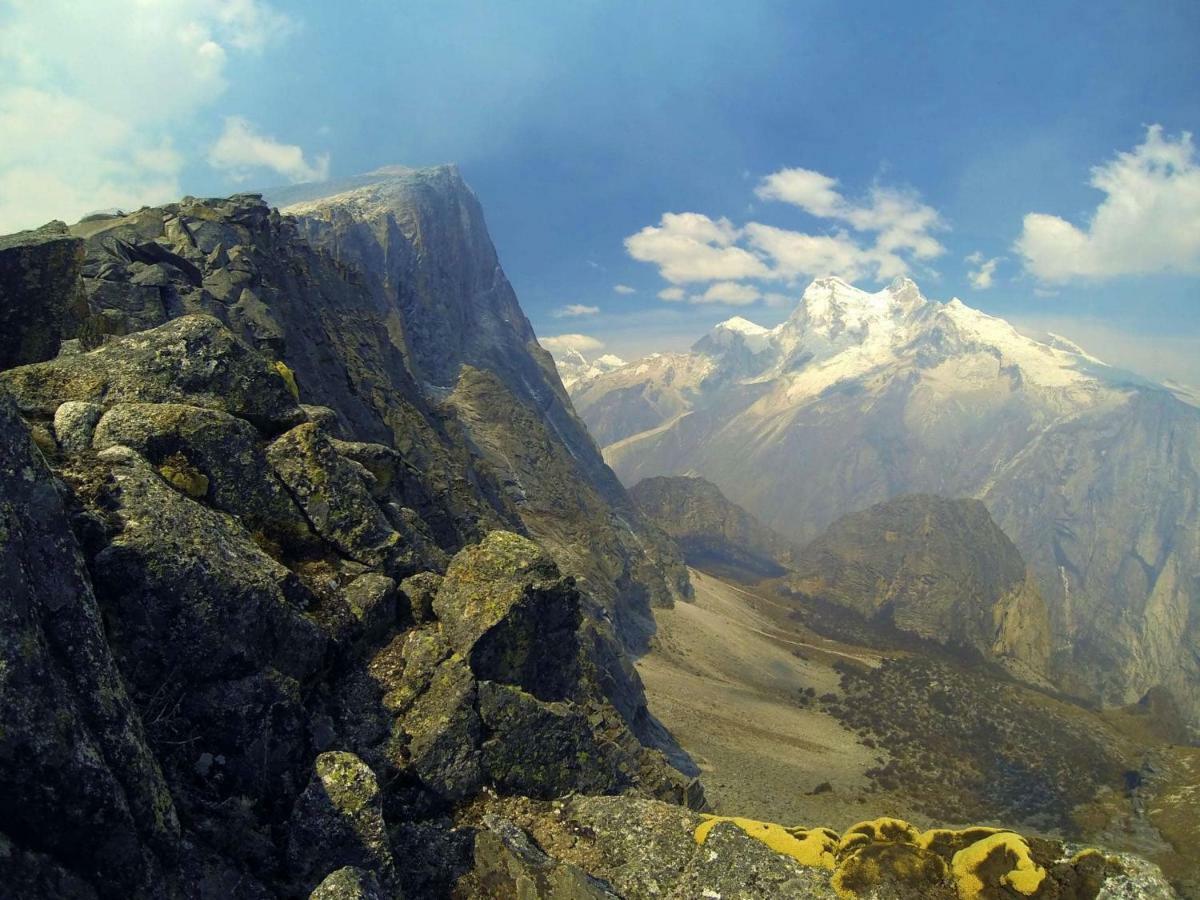 IntiRumi Inn Caraz Bagian luar foto