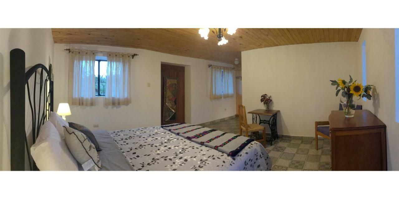 IntiRumi Inn Caraz Bagian luar foto